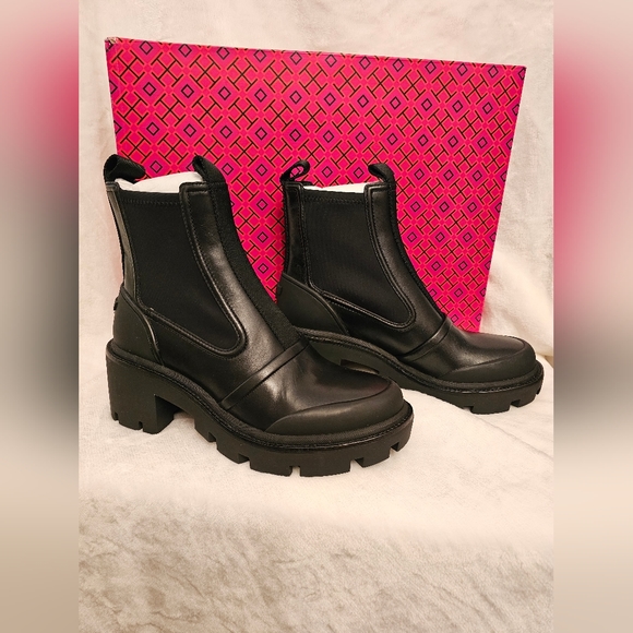 📢 SALE *00342-002 NEW! TORY BURCH Chelsea Lug Sole Ankle Boots - Picture 5 of 15